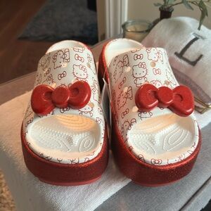 Crocs x Hello Kitty Stomp Sandal with glitter soles NWT